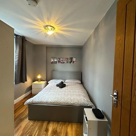 Lovely 2 Bedrooms Apartment Лондон Екстериор снимка