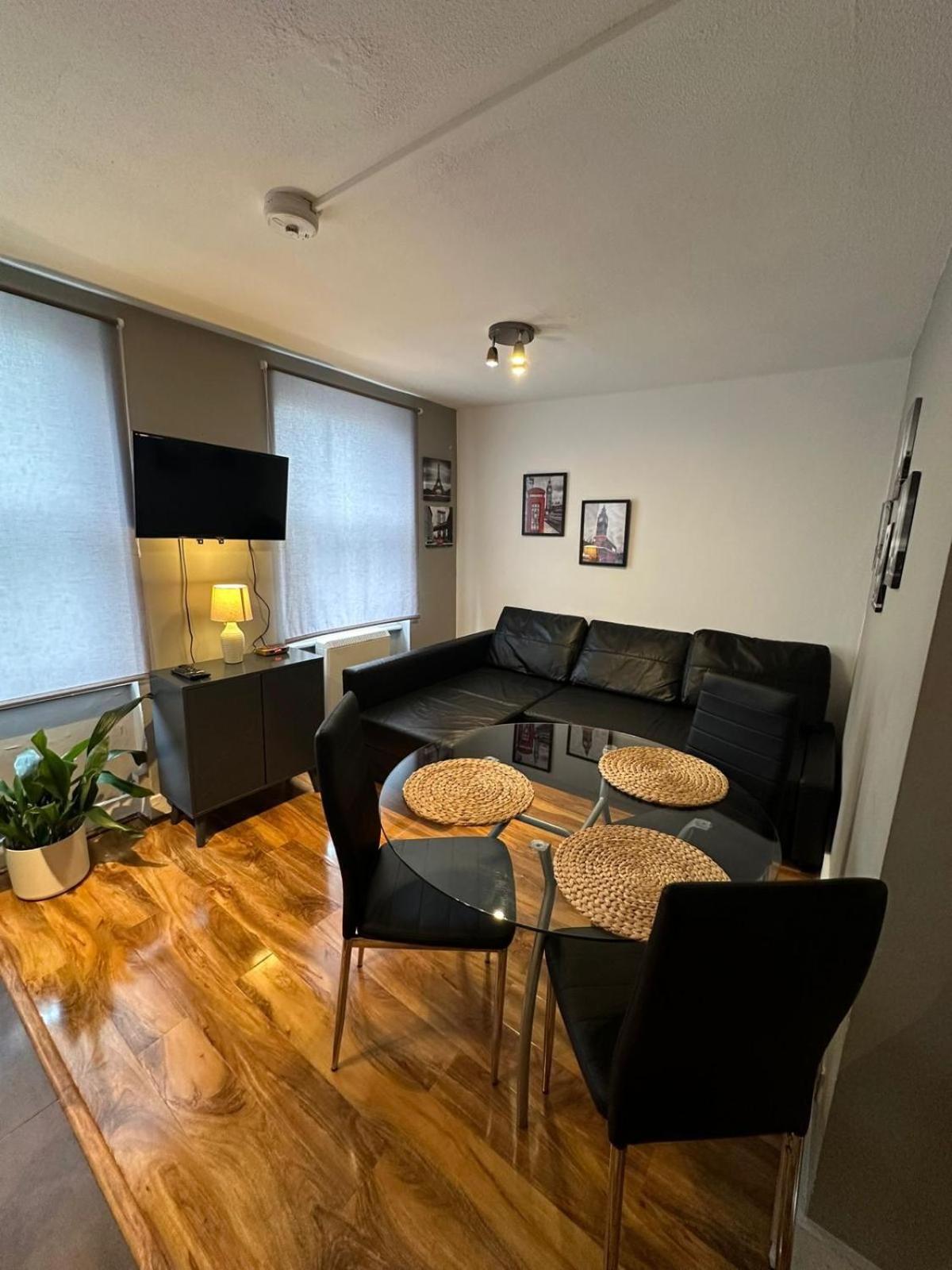 Lovely 2 Bedrooms Apartment Лондон Екстериор снимка