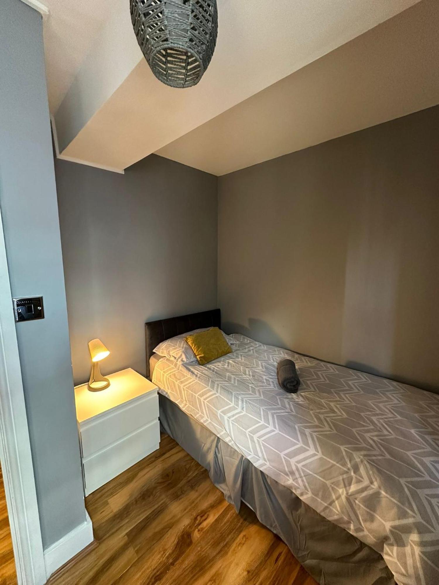 Lovely 2 Bedrooms Apartment Лондон Екстериор снимка